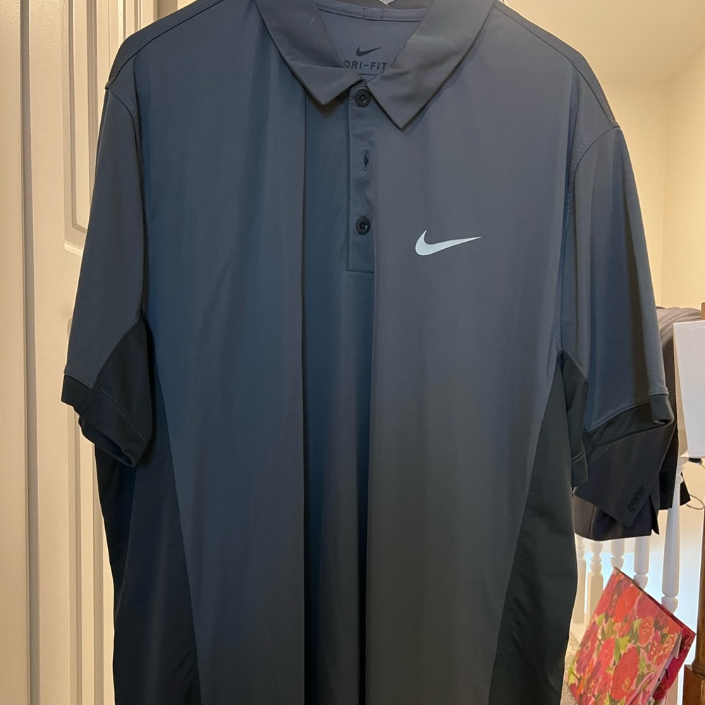Nike golf shirt never worn